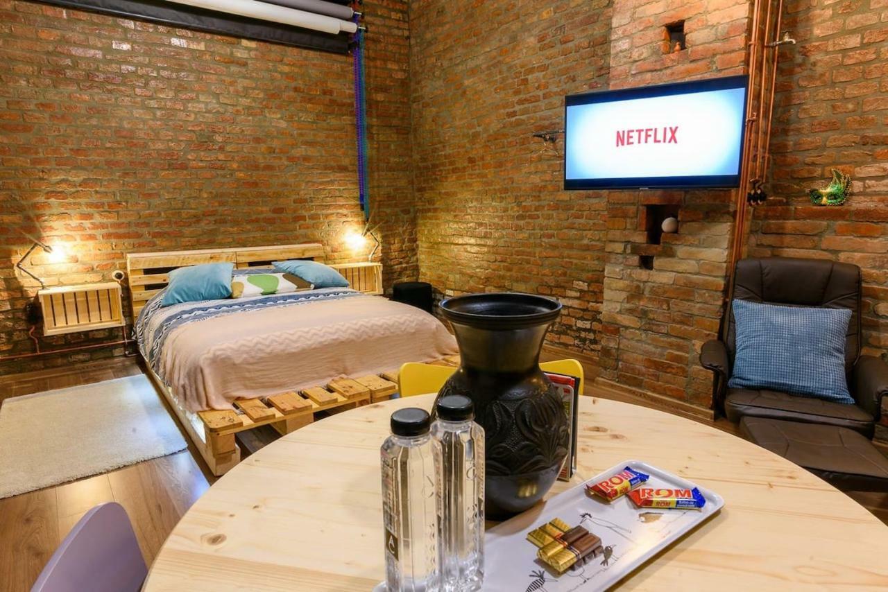 Studio V - Industrial & Original - Old Town Apartman Kolozsvár Kültér fotó