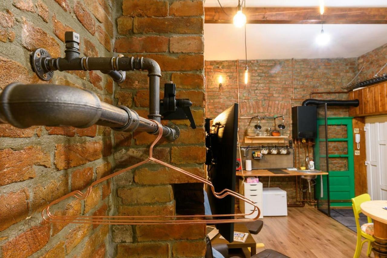 Studio V - Industrial & Original - Old Town Apartman Kolozsvár Kültér fotó