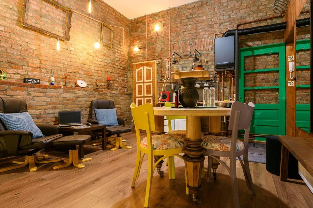 Studio V - Industrial & Original - Old Town Apartman Kolozsvár Kültér fotó